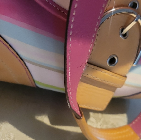 Used Coach - Picture 3 of 8